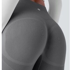 Halara Seamless High Waisted Tummy Control Butt Lifting Legging Large